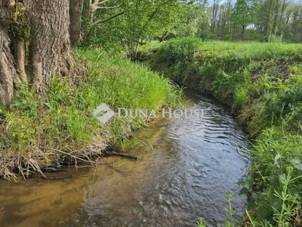 Eladó telek Szőce 1563 nm