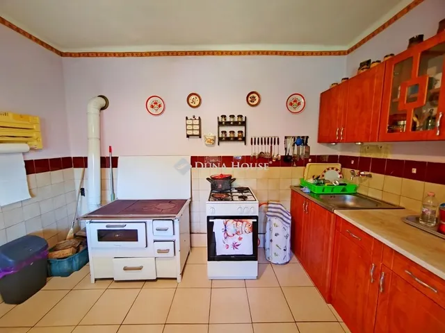 Eladó ház Csehi 71 nm