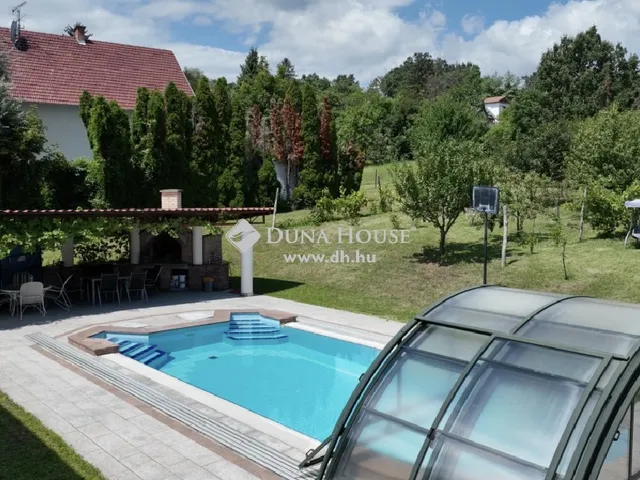 Eladó ház Leányfalu 470 nm