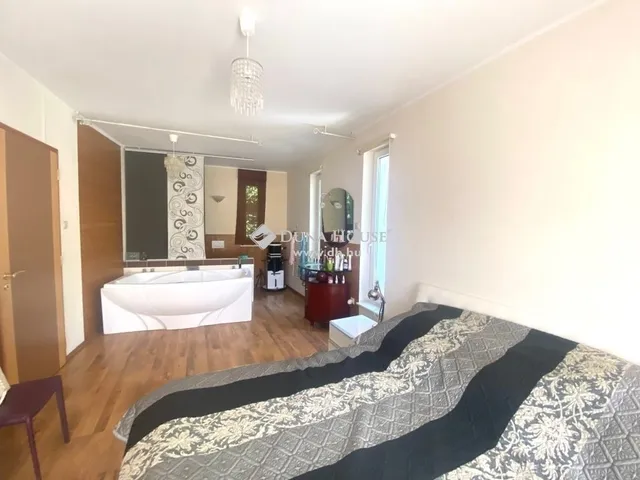 Eladó ház Budapest II. kerület 341 nm