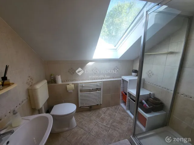 Eladó ház Leányfalu 195 nm