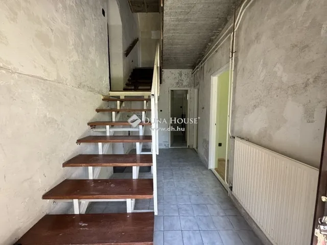 Eladó ház Leányfalu 249 nm