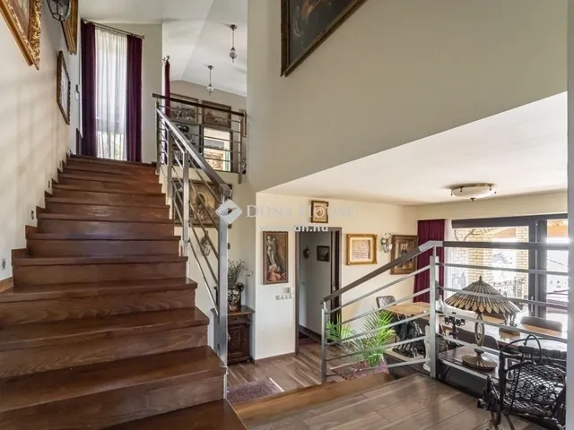 Eladó ház Szentendre 325 nm