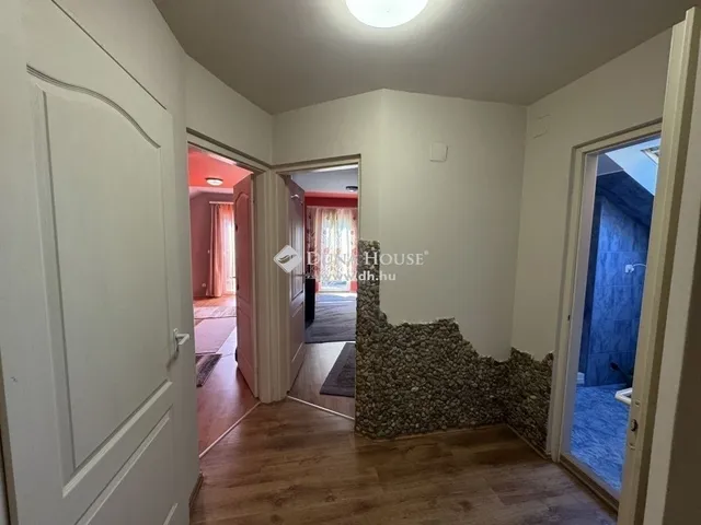 Eladó ház Pócsmegyer 146 nm