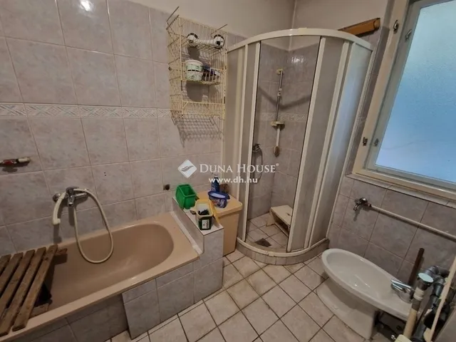 Eladó ház Budapest XVI. kerület 175 nm