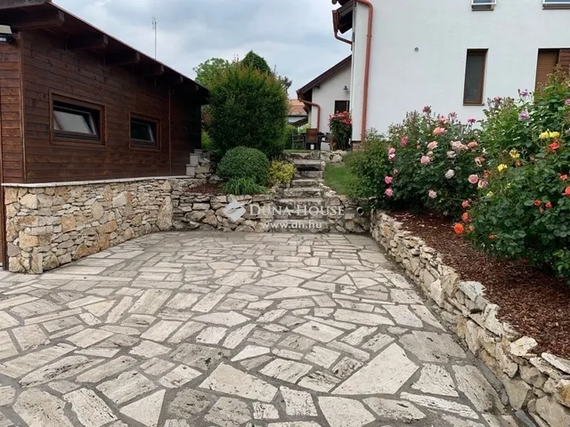 Eladó ház Szentendre 292 nm
