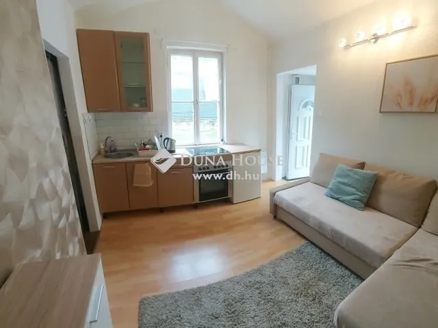 Eladó ház Szentendre 26 nm