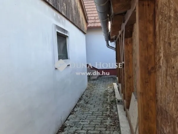 Eladó ház Leányfalu 210 nm