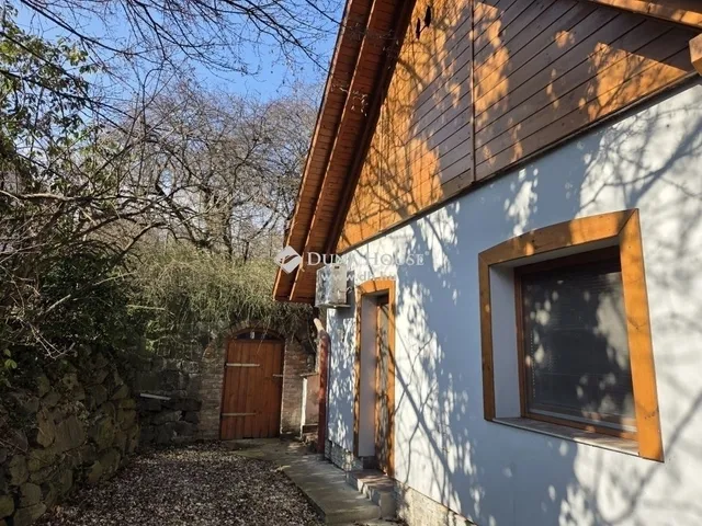 Eladó ház Leányfalu 210 nm