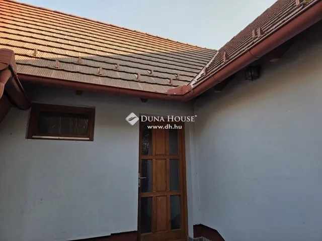 Eladó ház Leányfalu 210 nm