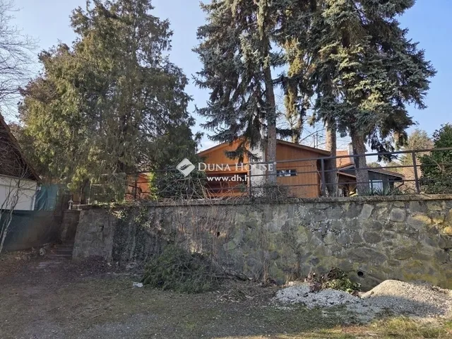 Eladó ház Leányfalu 210 nm