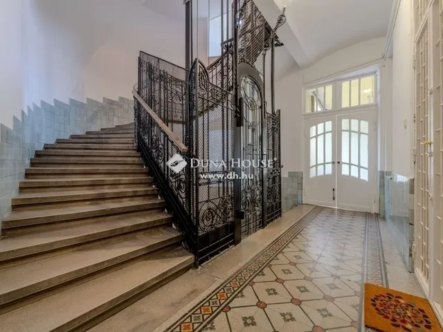 Eladó lakás Budapest II. kerület 148 nm