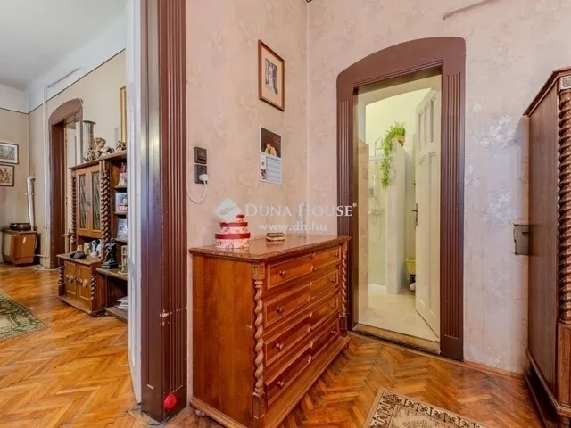 Eladó lakás Budapest II. kerület 148 nm