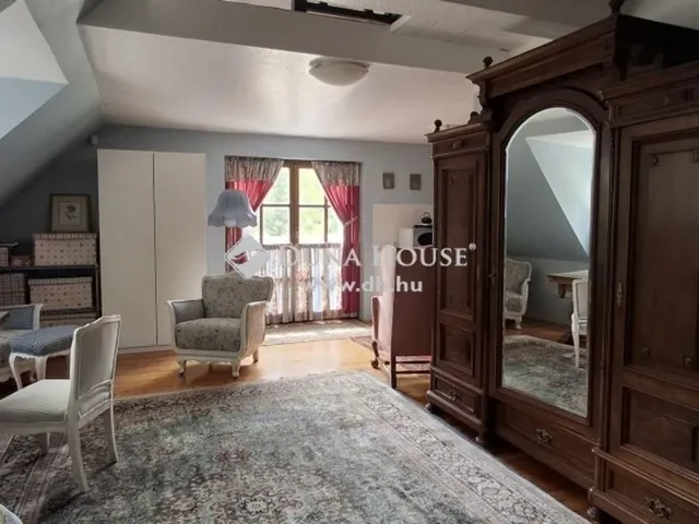 Eladó ház Leányfalu 250 nm