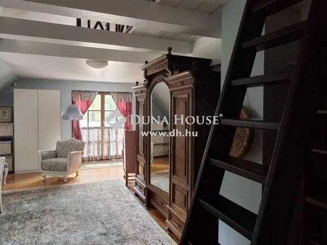 Eladó ház Leányfalu 250 nm