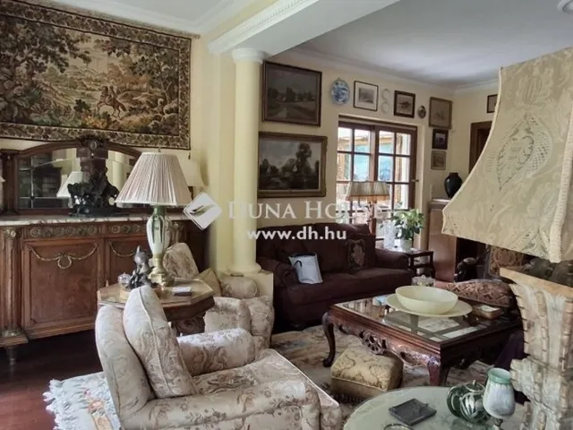 Eladó ház Leányfalu 250 nm