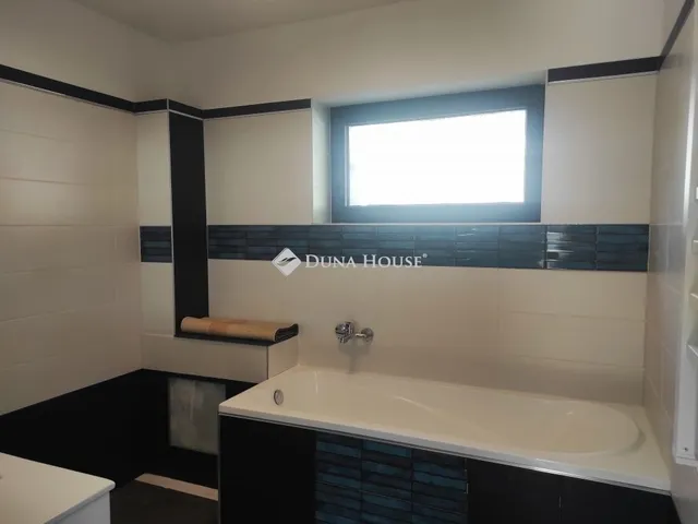 Eladó ház Mogyoród 180 nm