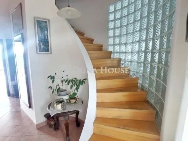 Eladó ház Szentendre 240 nm