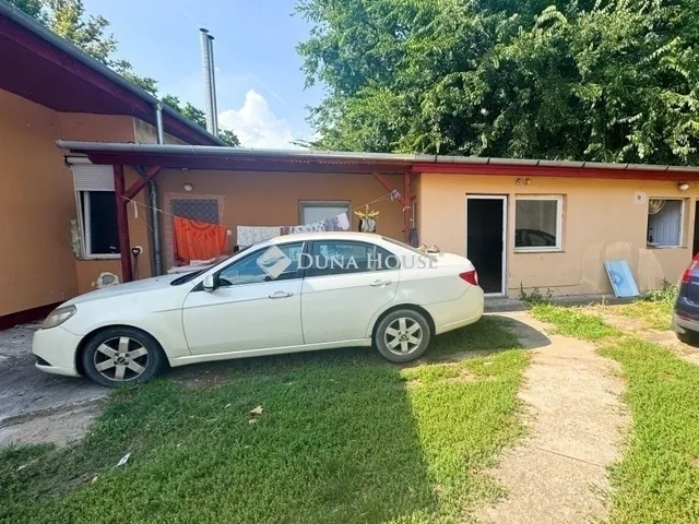 Eladó ház Budapest XV. kerület 275 nm