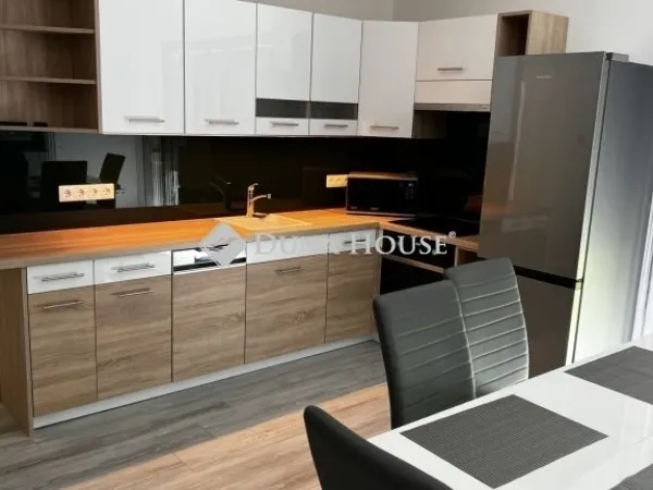 Eladó ház Pócsmegyer 84 nm