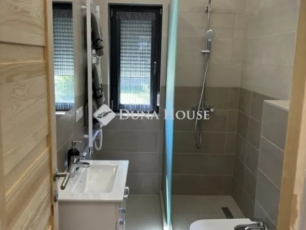 Eladó ház Pócsmegyer 84 nm