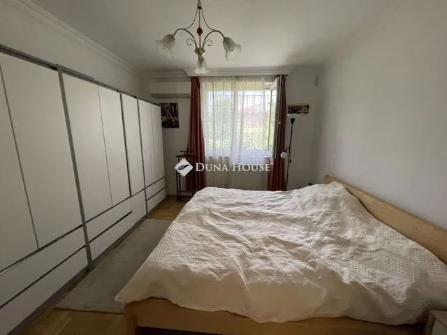 Eladó ház Budapest XV. kerület 400 nm