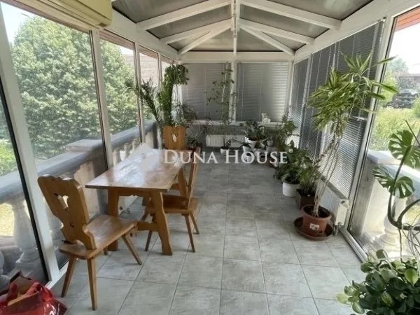 Eladó ház Budapest XV. kerület 400 nm