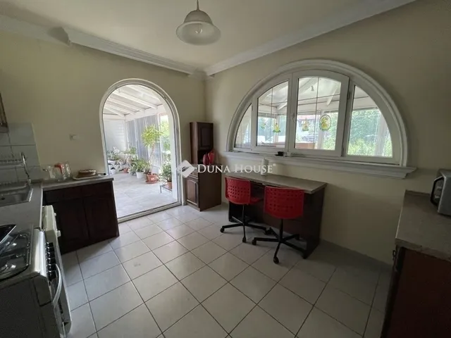 Eladó ház Budapest XV. kerület 400 nm