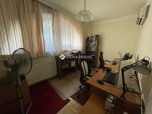 Eladó ház Budapest XV. kerület 400 nm