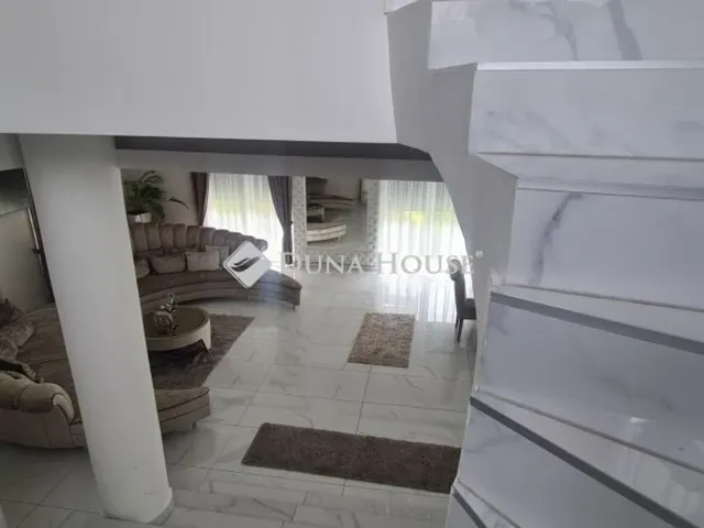 Eladó ház Budapest III. kerület 359 nm