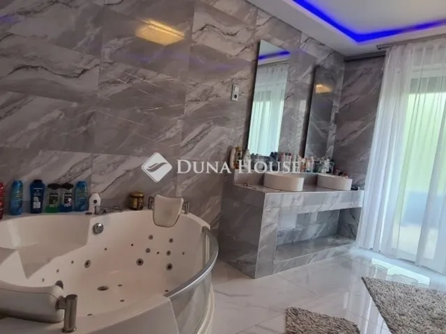 Eladó ház Budapest III. kerület 359 nm