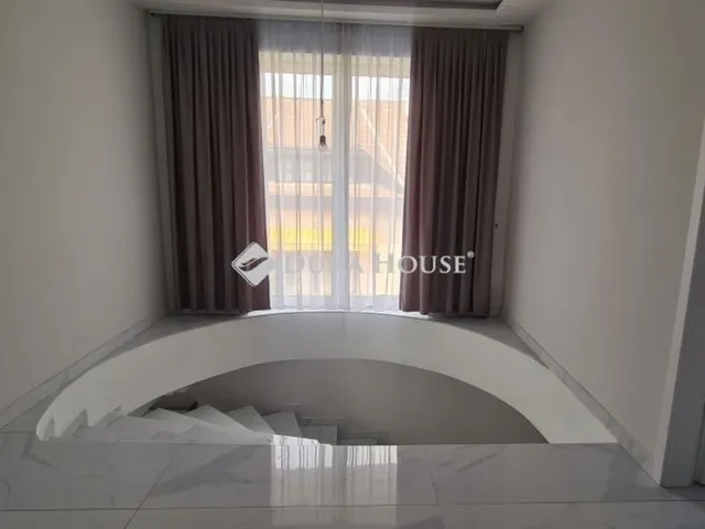 Eladó ház Budapest III. kerület 359 nm