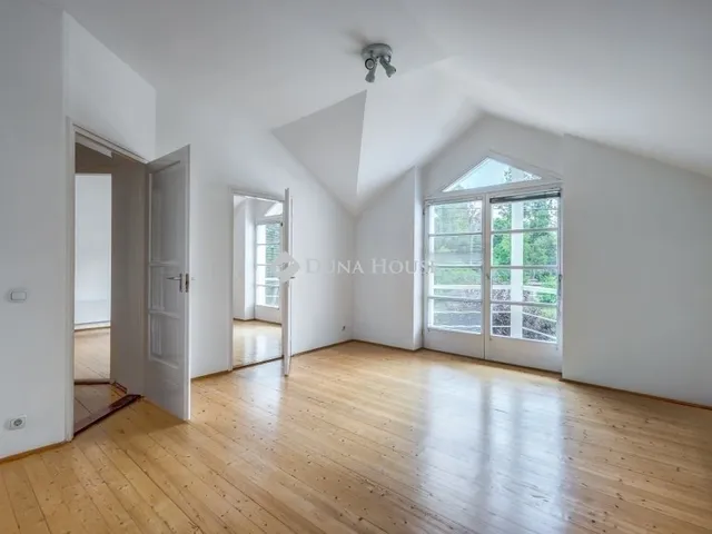 Eladó ház Budapest III. kerület 480 nm