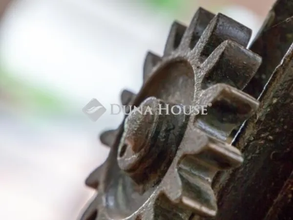 Eladó ház Budapest III. kerület 480 nm