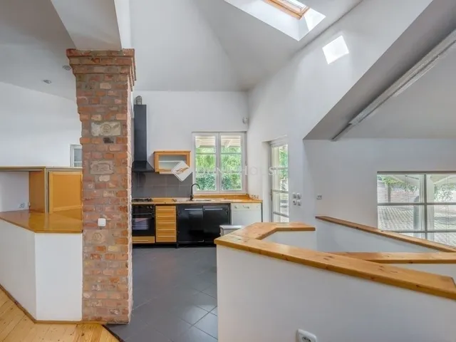 Eladó ház Budapest III. kerület 480 nm