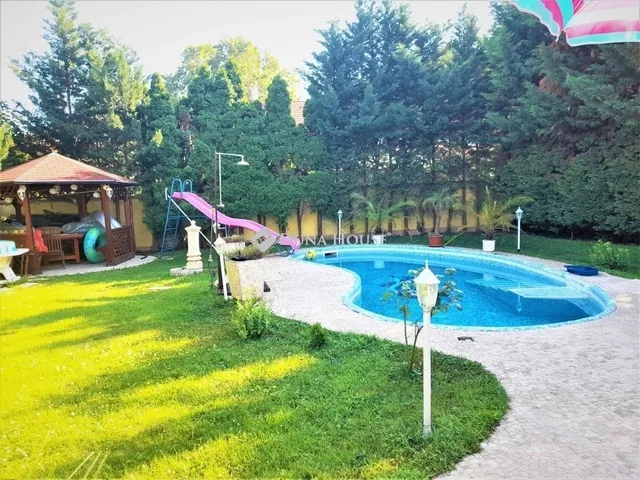 Eladó ház Budapest XV. kerület 330 nm