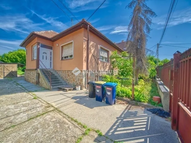 Eladó ház Budapest XVI. kerület 211 nm