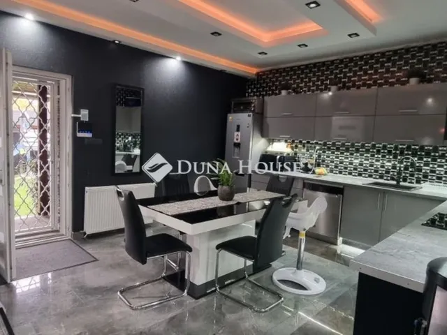 Eladó ház Budapest XV. kerület 193 nm