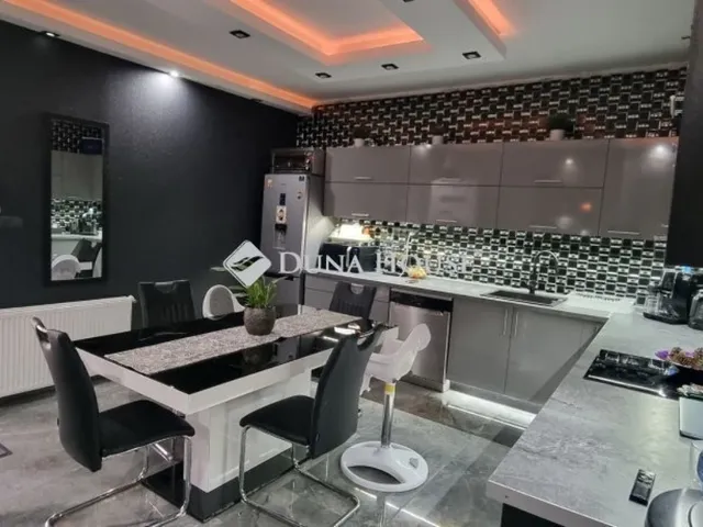 Eladó ház Budapest XV. kerület 193 nm