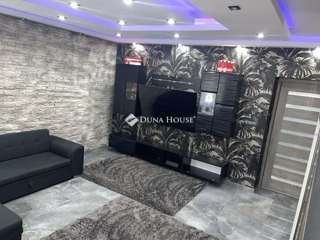 Eladó ház Budapest XV. kerület 193 nm