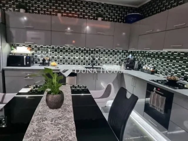 Eladó ház Budapest XV. kerület 193 nm