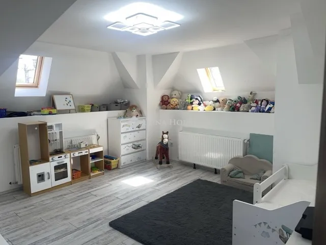 Eladó ház Budapest XV. kerület 193 nm