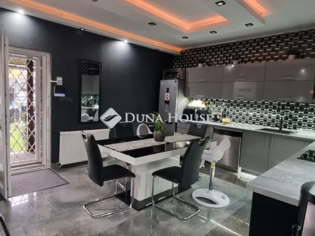 Eladó ház Budapest XV. kerület 193 nm