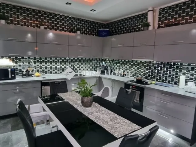 Eladó ház Budapest XV. kerület 193 nm