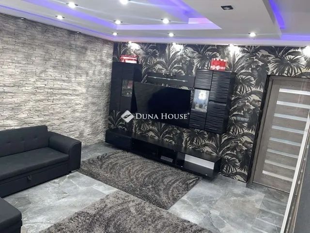 Eladó ház Budapest XV. kerület 193 nm