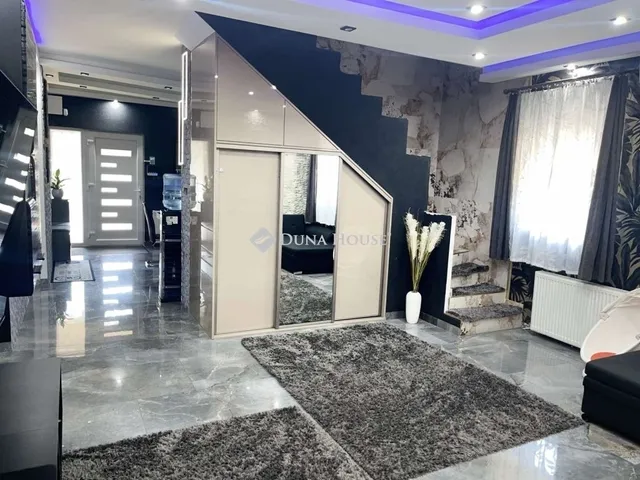 Eladó ház Budapest XV. kerület 193 nm