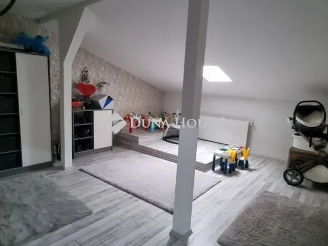 Eladó ház Budapest XV. kerület 193 nm