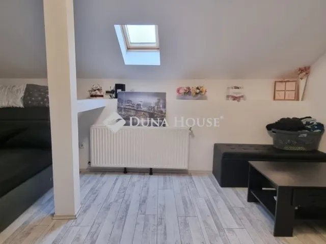 Eladó ház Budapest XV. kerület 193 nm