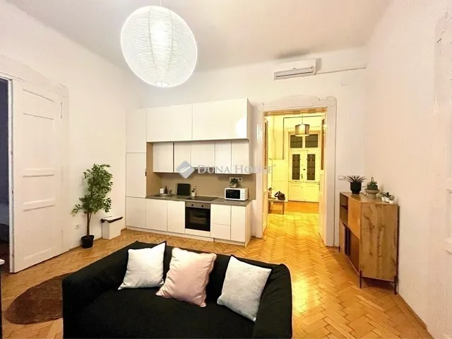 Eladó lakás Budapest VI. kerület 102 nm