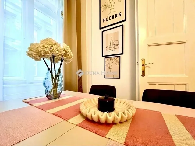 Eladó lakás Budapest VI. kerület 102 nm